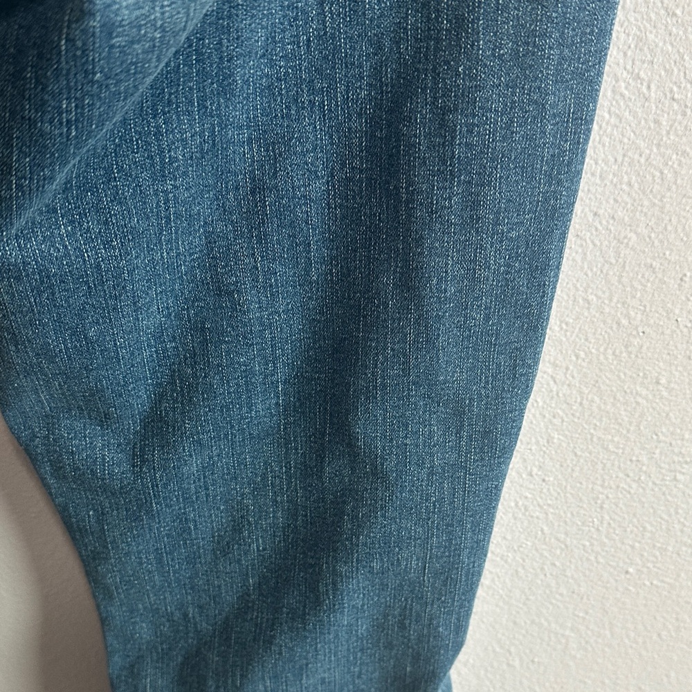Signature by Levi Strauss Faded Blue Cropped Jeans - Picture 12 of 12